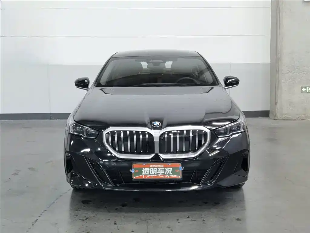 BMW 5 Series 2025 530Li Premium M Sport Package фото 3