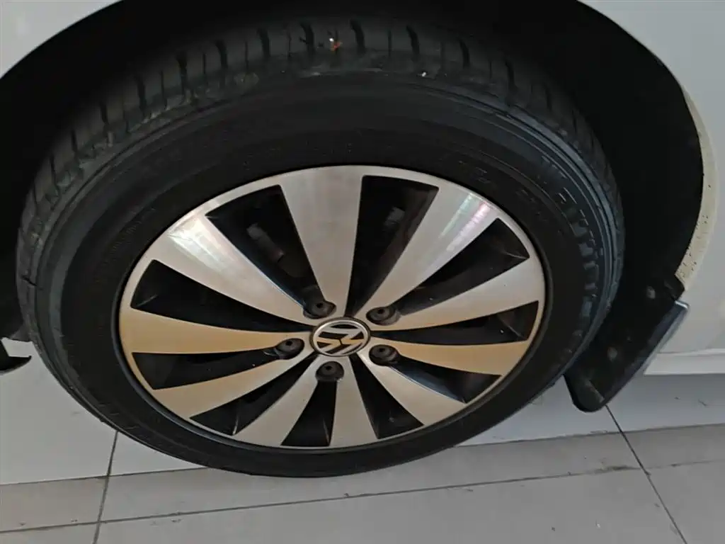 Volkswagen Sagitar 2018 1.6L Automatic Comfort фото 23