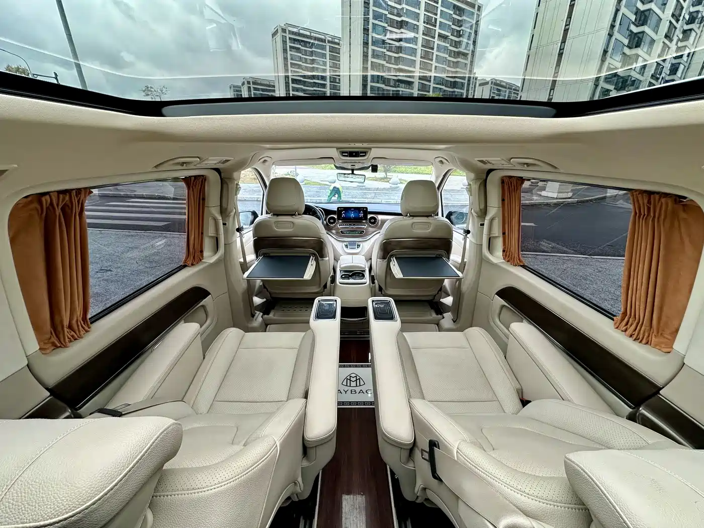 Mercedes-Benz V-Class 2021 V 260 L Long Wheelbase Premium Edition фото 15
