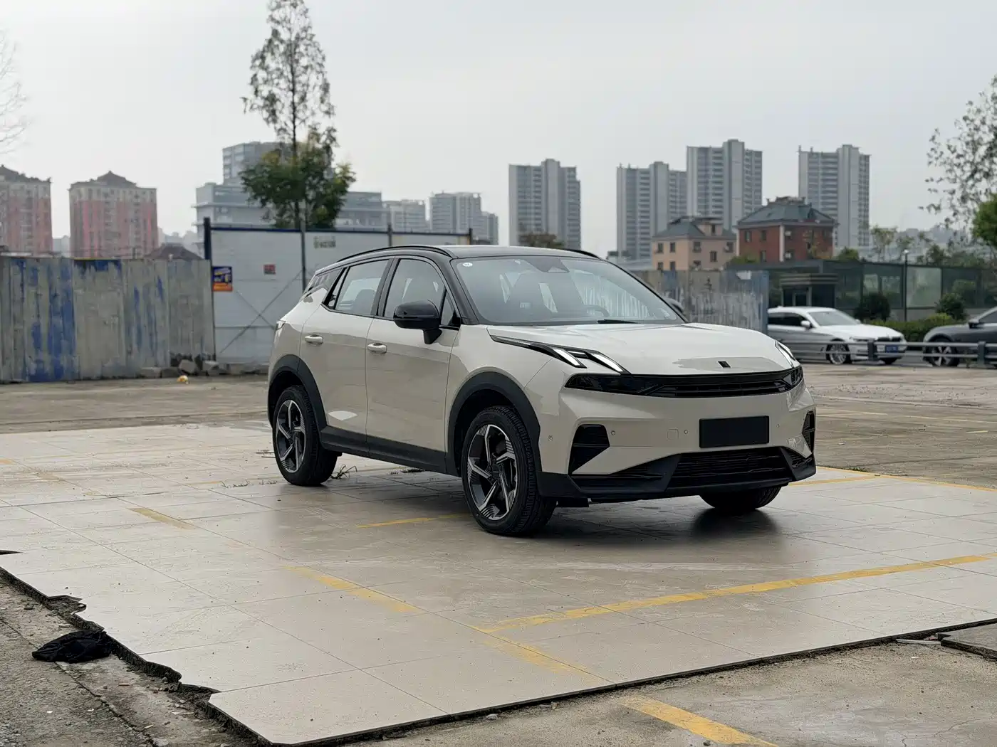 2025 Lynk & Co 06