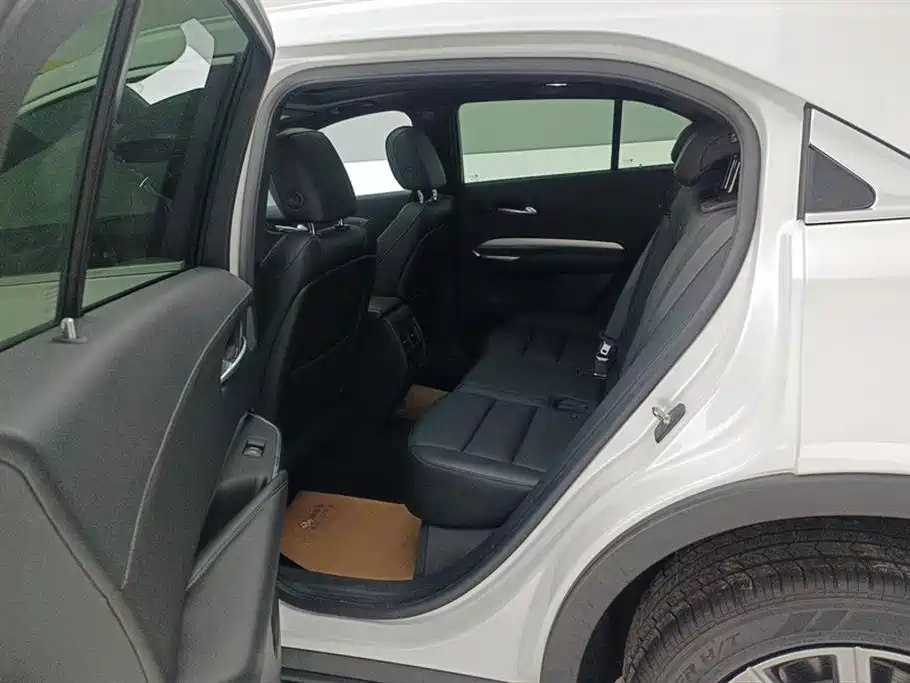 Cadillac XT4 2021 28T FWD Premium Edition фото 11
