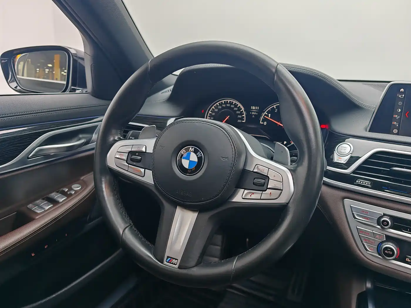 BMW 7 Series 2018 730Li Leading Type M Sport Package фото 16