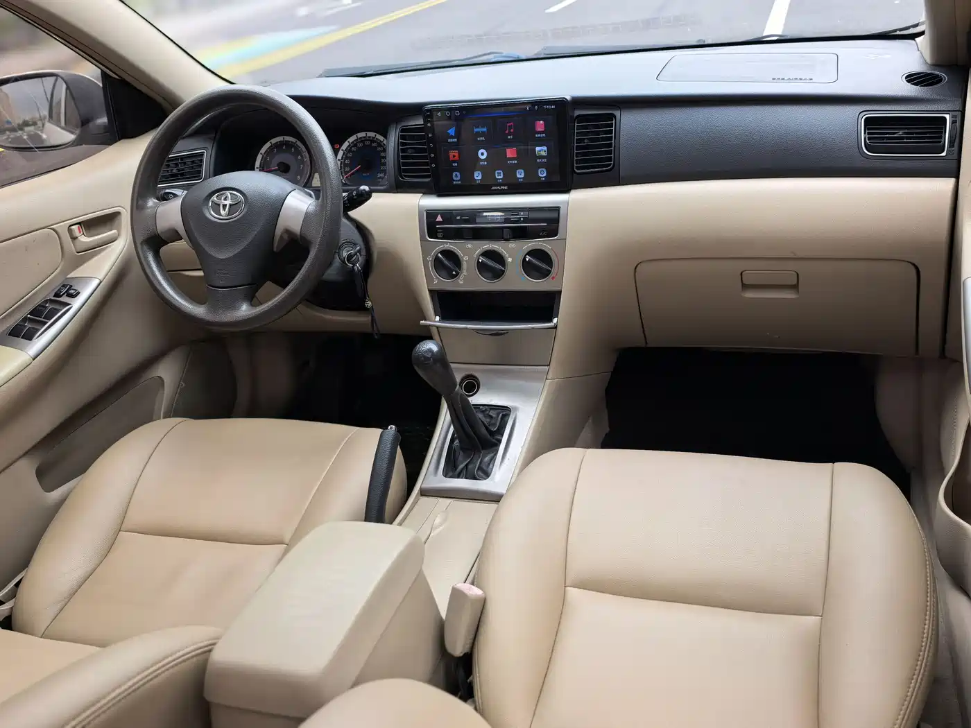 Toyota Corolla 2013 1.6L Manual Excellence Edition фото 9