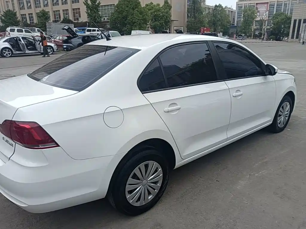 VOLKSWAGEN SANTANA