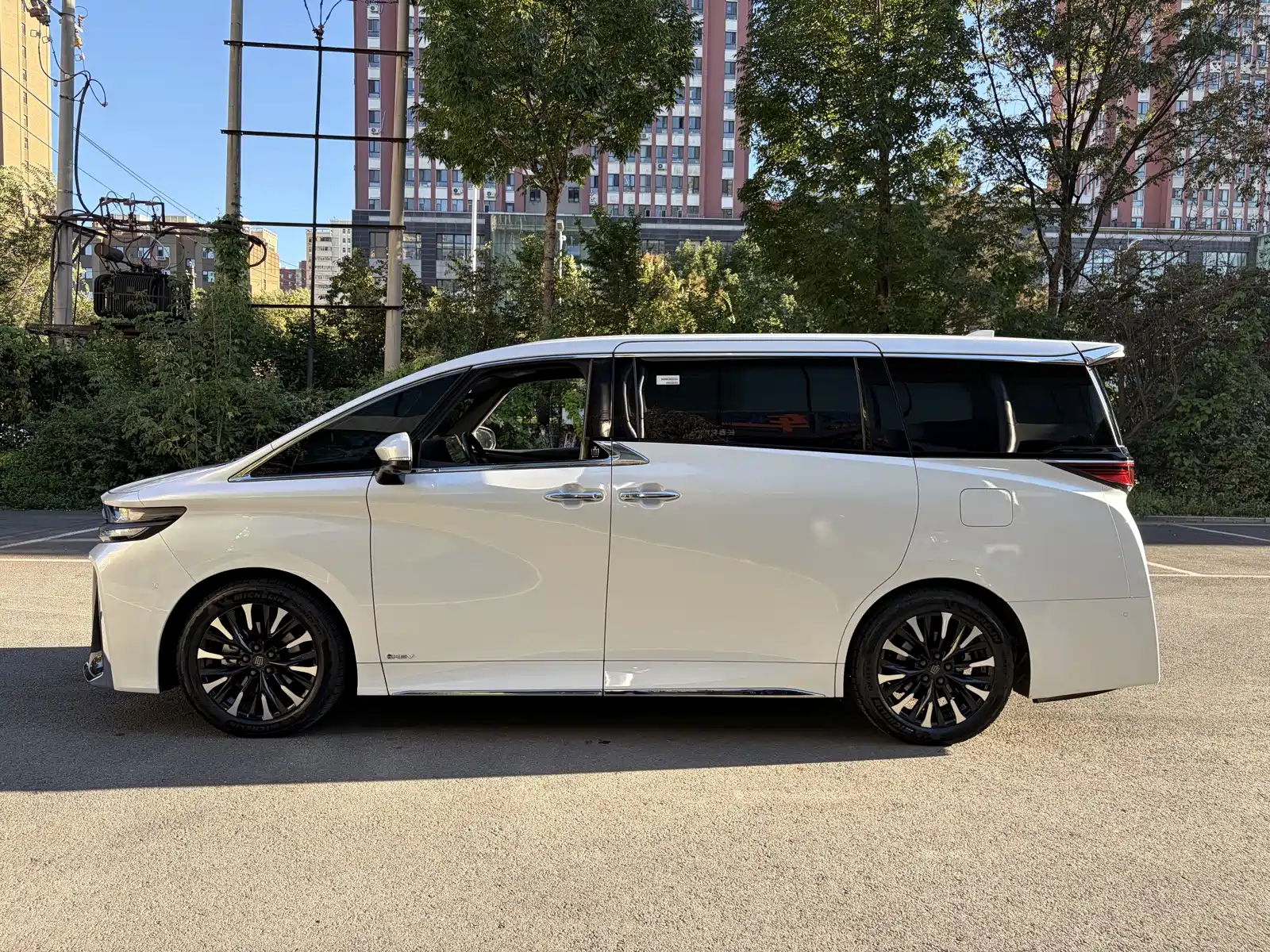 Фото 31 - Toyota Vellfire