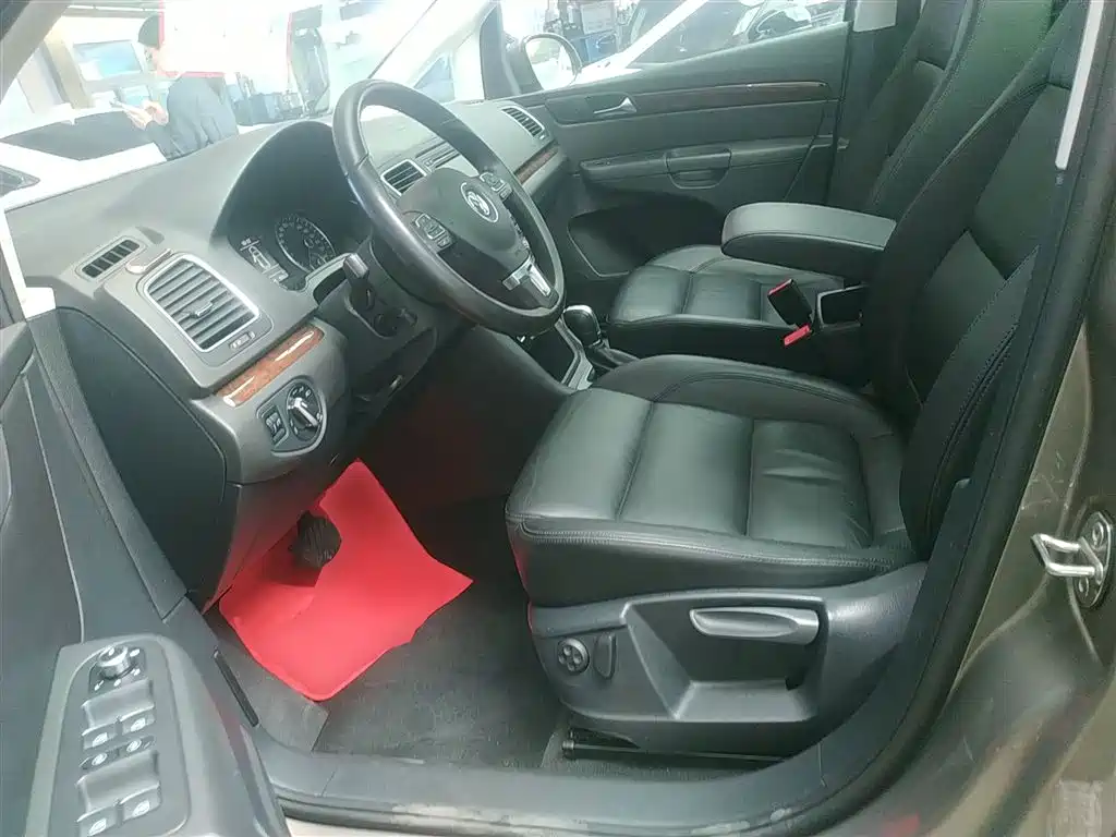 Volkswagen Sharan 2014 2.0TSI Comfort фото 15