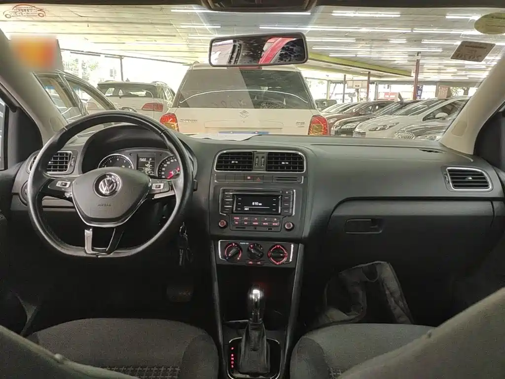 Volkswagen Polo 2016 1.6L Automatic Comfort фото 10