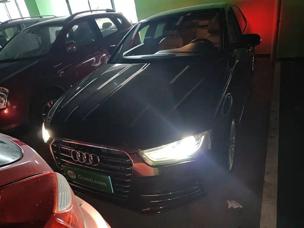 Audi A4L 2016 35 TFSI Automatic Comfort фото 3