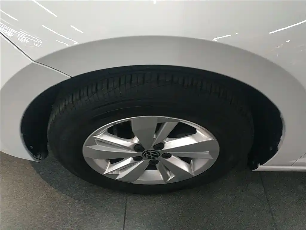 Volkswagen Polo 2023 Facelift Plus 1.5L Auto Joyful Living Edition фото 23
