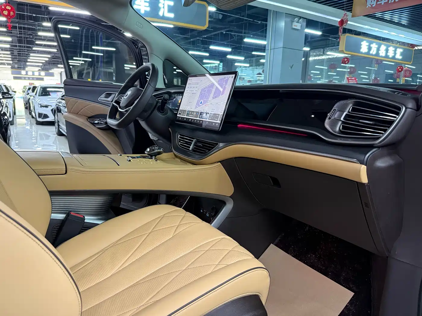 Denza D9 2024 DM-i 980 AWD Prestige фото 17