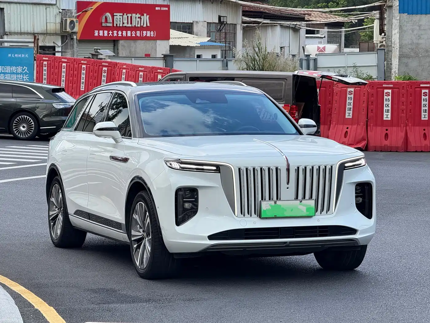 Hongqi E-HS9 2022 660km Qi Chang Edition (6-seater) фото 3
