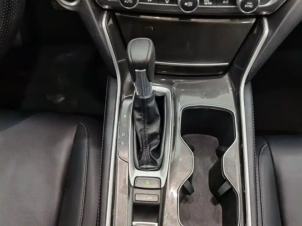 Honda Accord 2022 260TURBO Luxury Edition фото 13