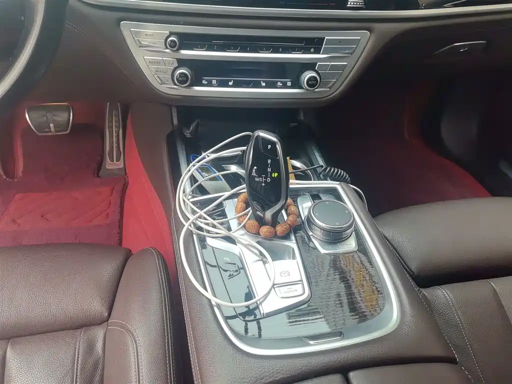 BMW 7 Series 2018 730Li Leading Type M Sport Package фото 14