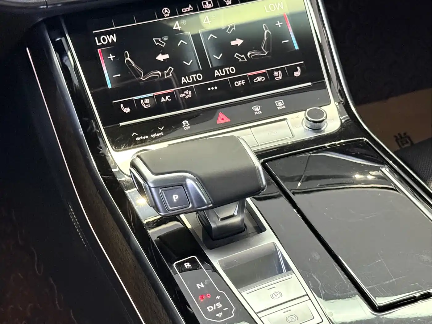 Audi A8 2019 Facelift Plus A8L 55 TFSI quattro Premium фото 9