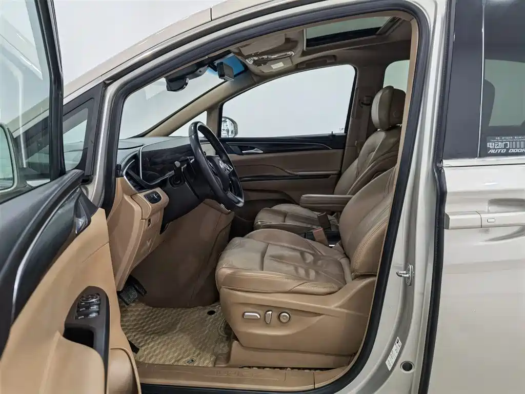 Buick GL8 2021 ES Landlord 653T Premium фото 10