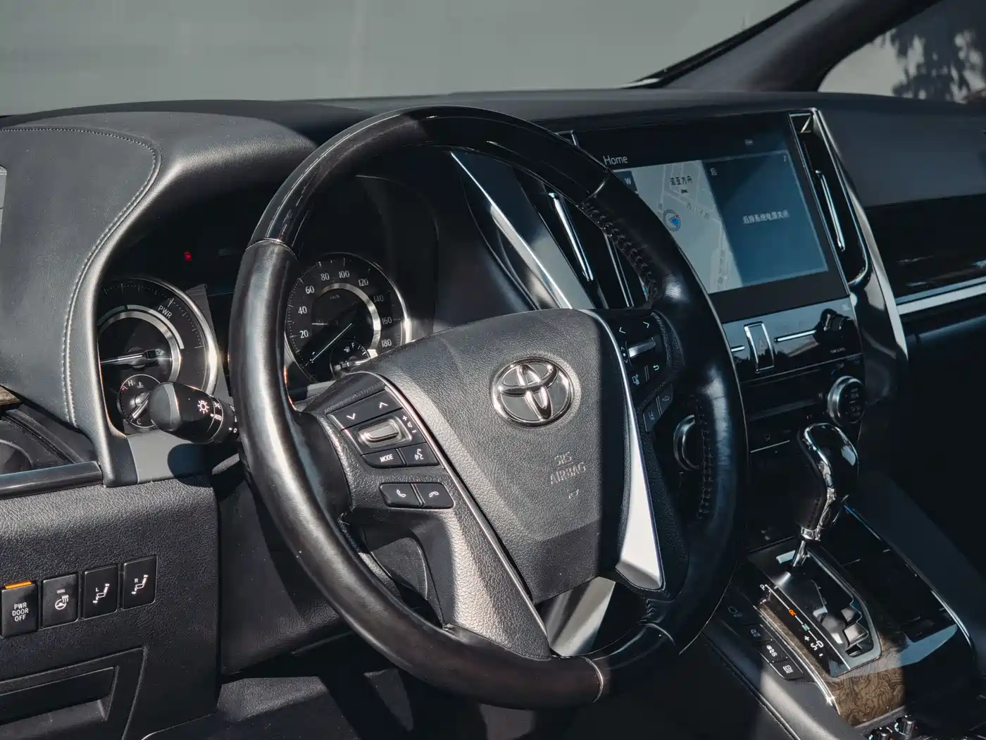 Toyota Alphard 2021 Hybrid 2.5L Premium фото 6