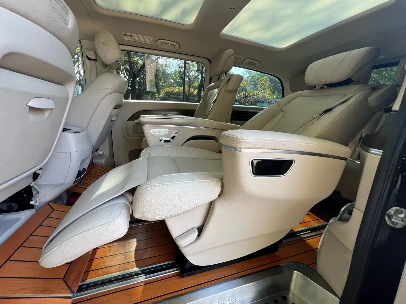 Mercedes-Benz V-Class 2021 V 260 Pilot Edition фото 11