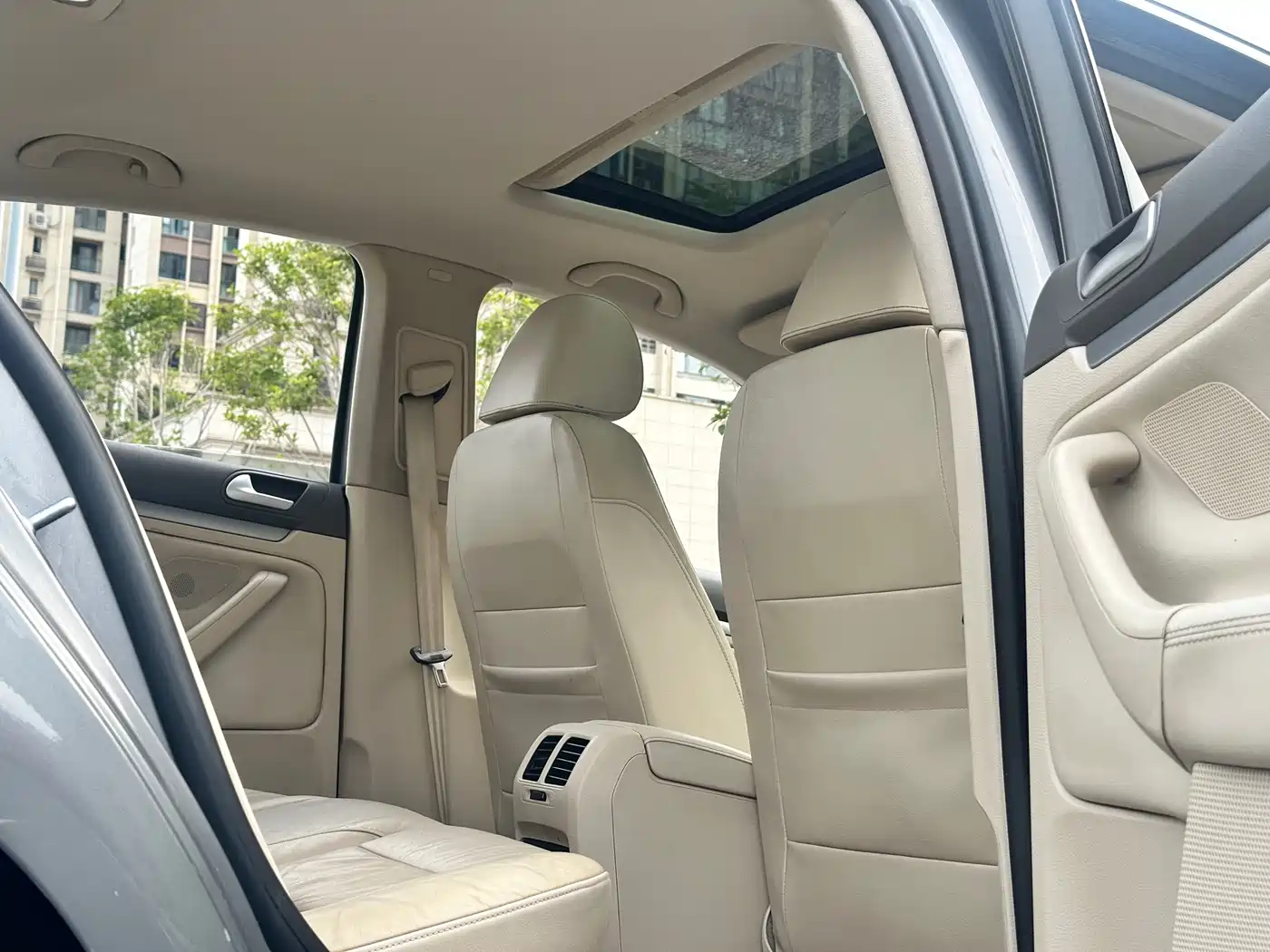 Volkswagen Sagitar 2010 1.4TSI Automatic Luxury фото 26
