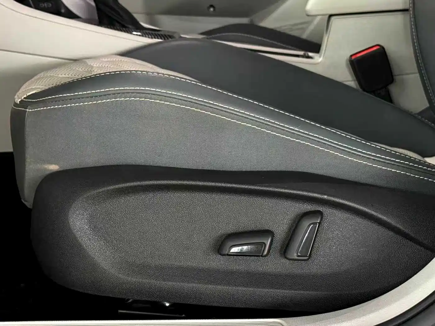 Volkswagen Sagitar 2023 Model Year 280TSI DSG Surpass Edition фото 21