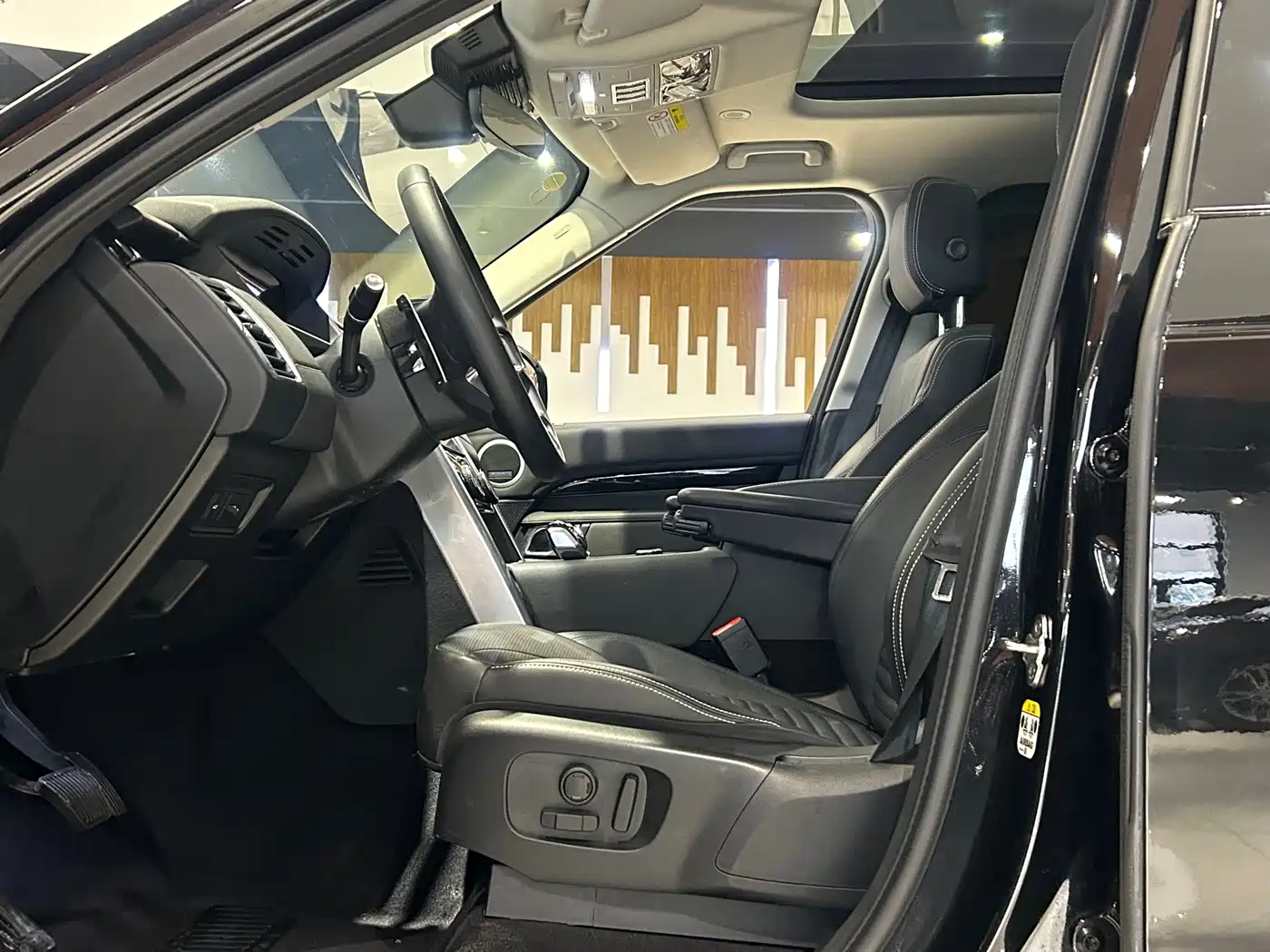 Land Rover Discovery 2024 Model 360PS S фото 9