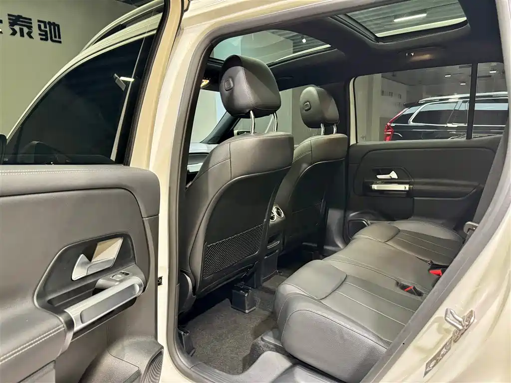 Mercedes-Benz GLB 2025 Model GLB 200 Dynamic Edition фото 27