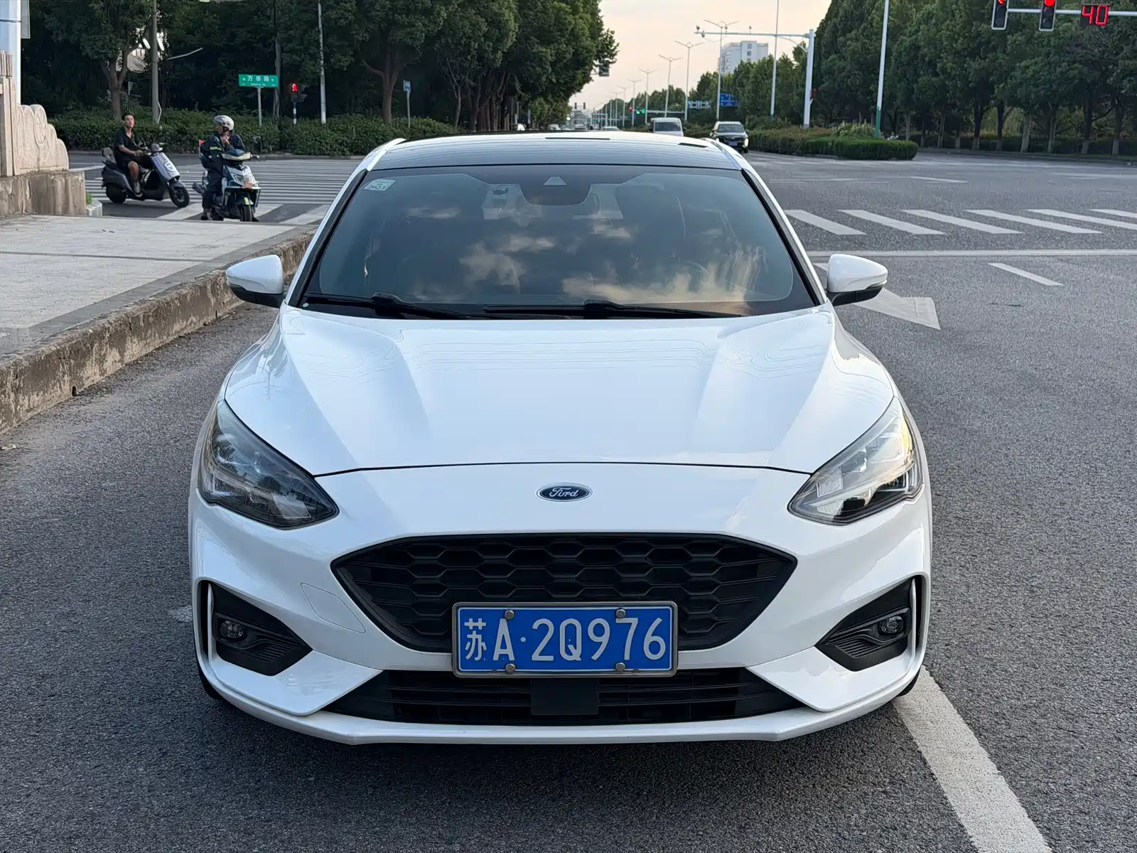 Фото 2 - Ford Focus