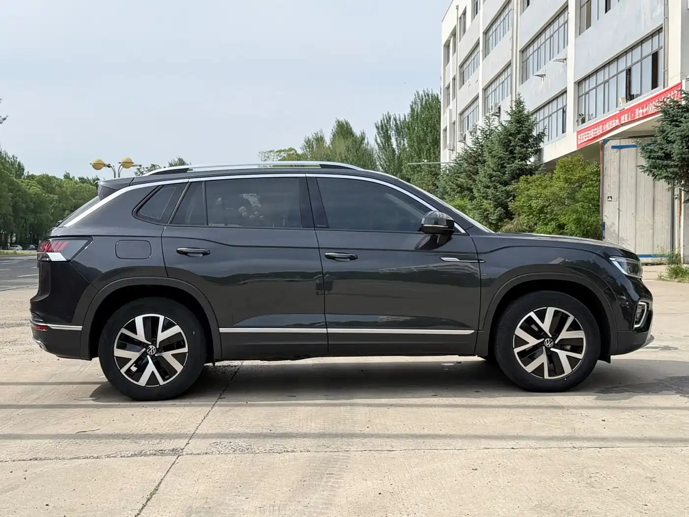 Volkswagen Tayron 2023 280TSI 2WD Luxury Plus Advanced Edition фото 4