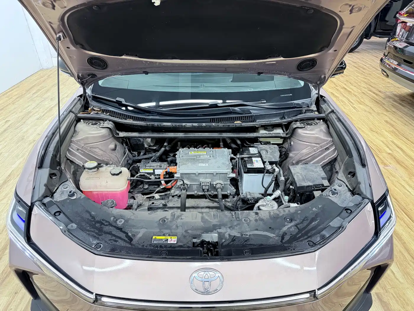 Toyota bZ3 2023 616km Long Range Premium фото 16