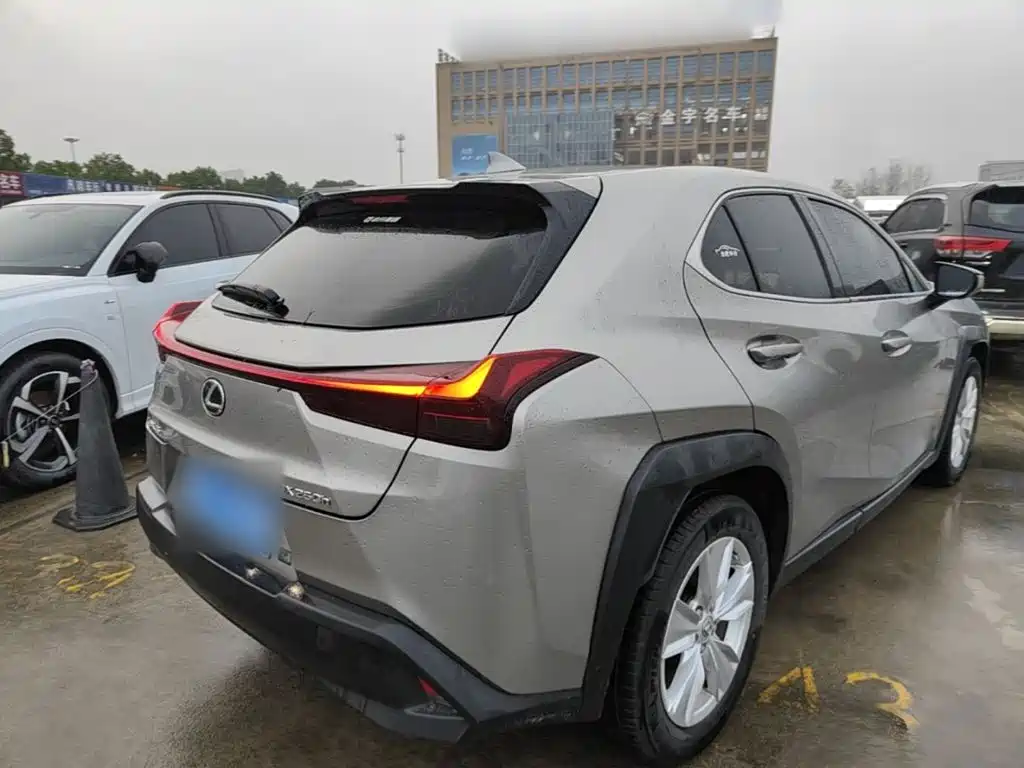 Photo 7 - Lexus UX