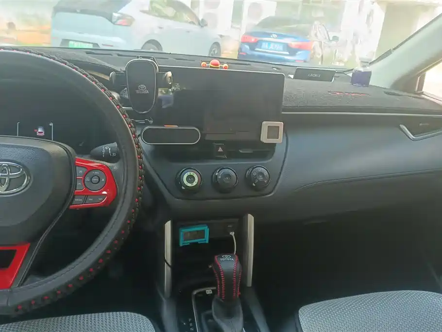 Toyota Corolla Cross 2024 Model 2.0L Pioneer Edition фото 12