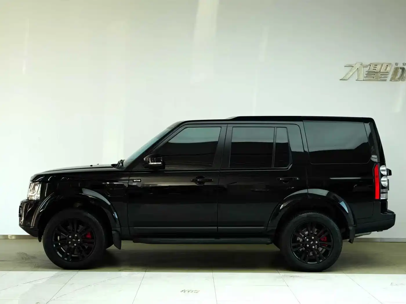 Land Rover Discovery 2016 3.0 SC V6 HSE фото 4