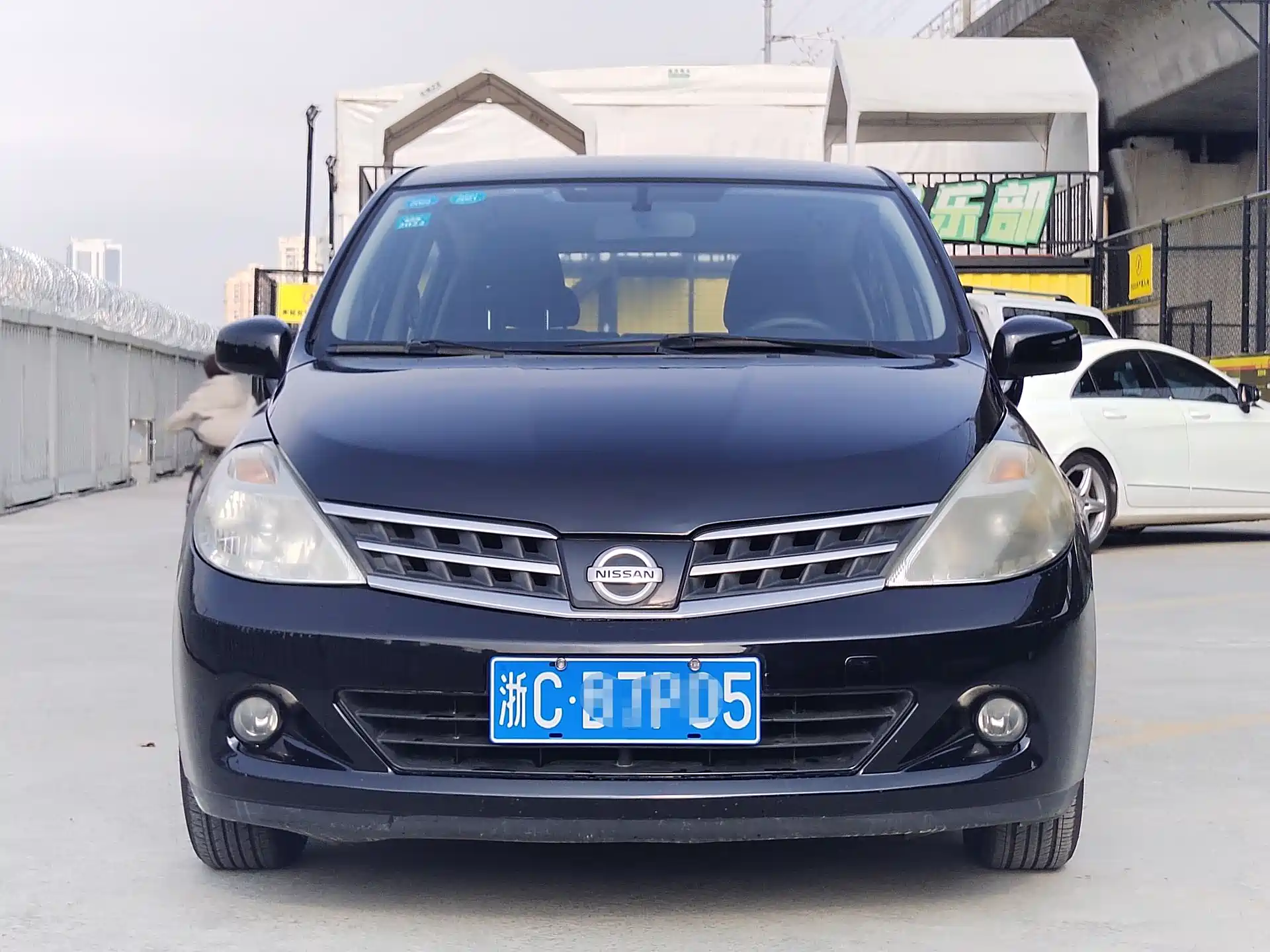 صورة 2 - Nissan Tiida