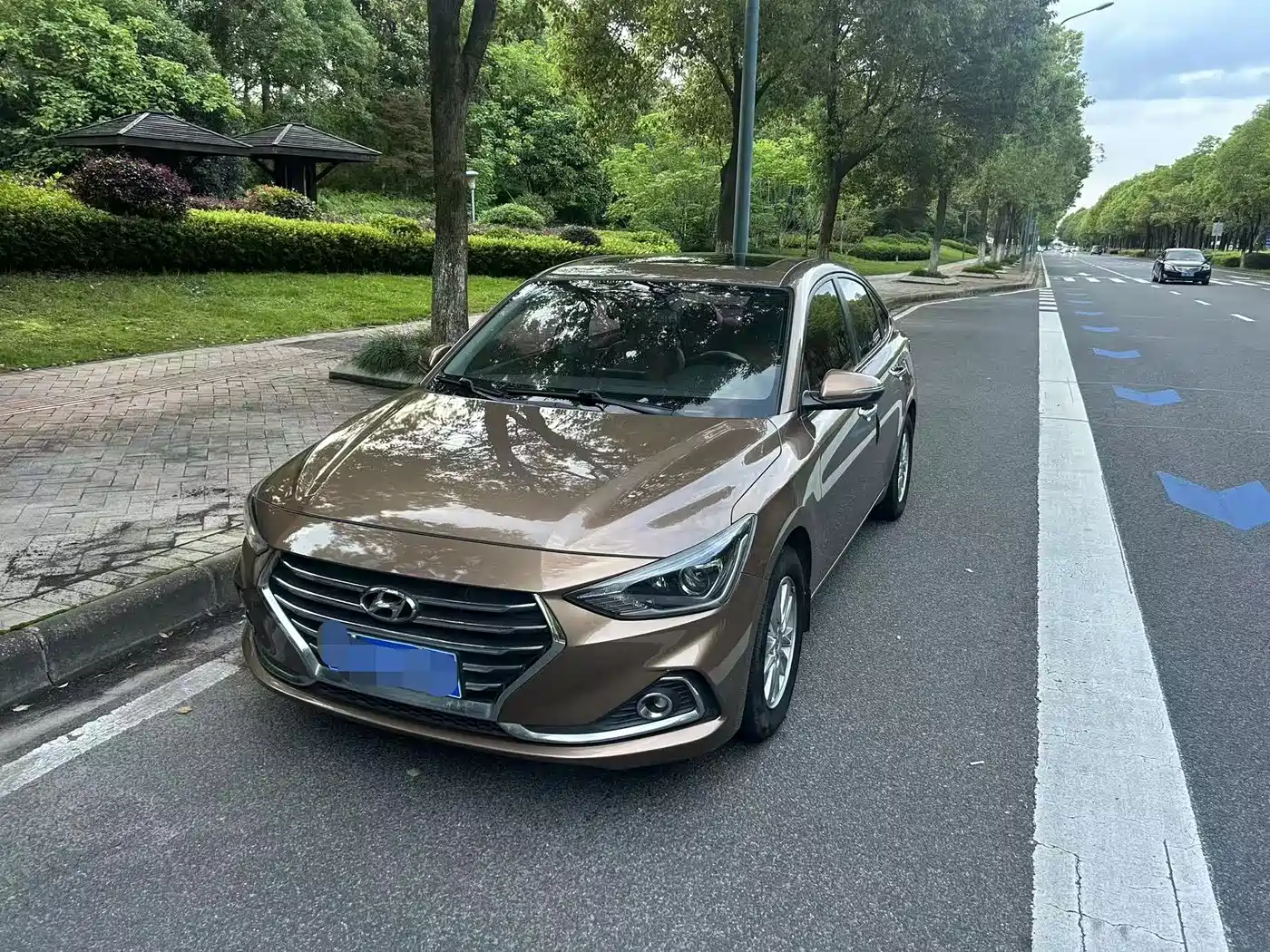 Hyundai Elantra 2017 1.6L Manual DLX Comfort Edition фото 2