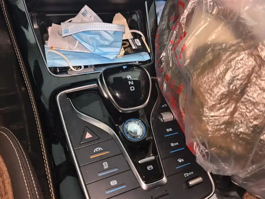 BYD Song MAX New Energy 2022 DM-i 105KM Executive Edition фото 16