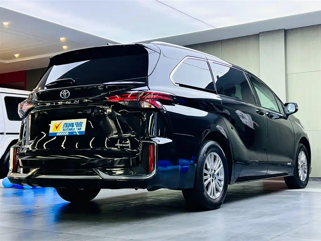 Toyota Sienna 2021 2.5L Hybrid Comfort Edition фото 4