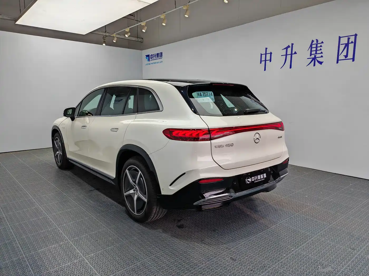Mercedes-Benz EQS SUV 2023 450 4MATIC Pioneer Edition фото 4