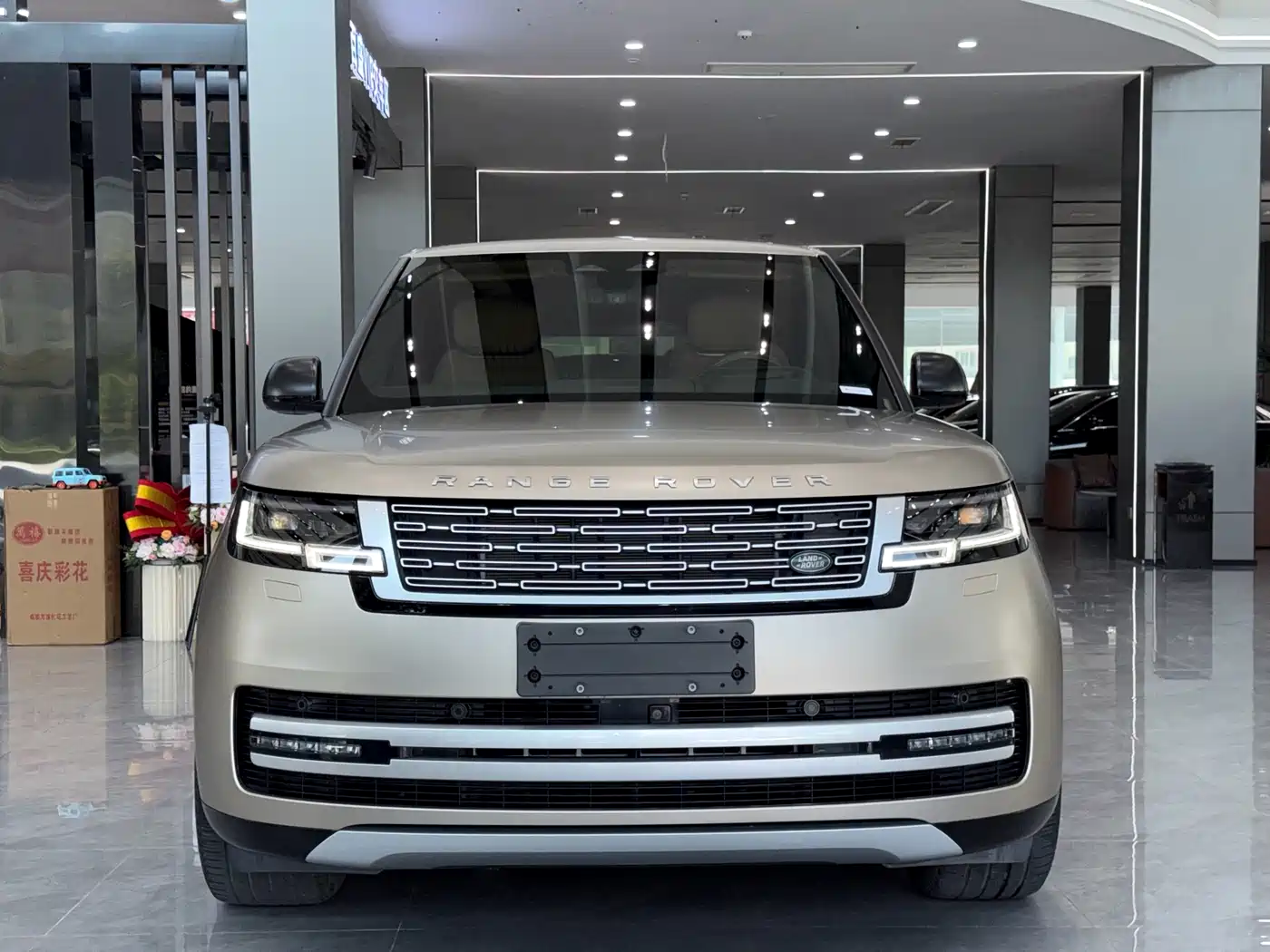 Land Rover Range Rover 2024 3.0 L6 400PS Exemplary Extended фото 2