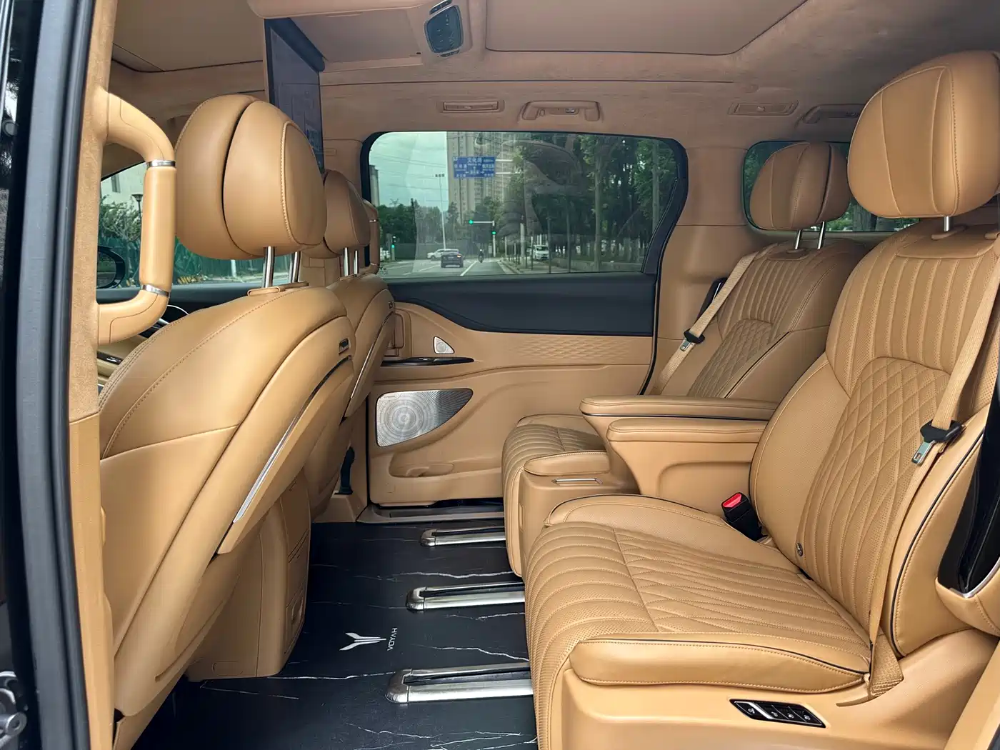 Voyah Auto Voyah Dreamer 2024 PHEV Extended Range Flagship Edition фото 5