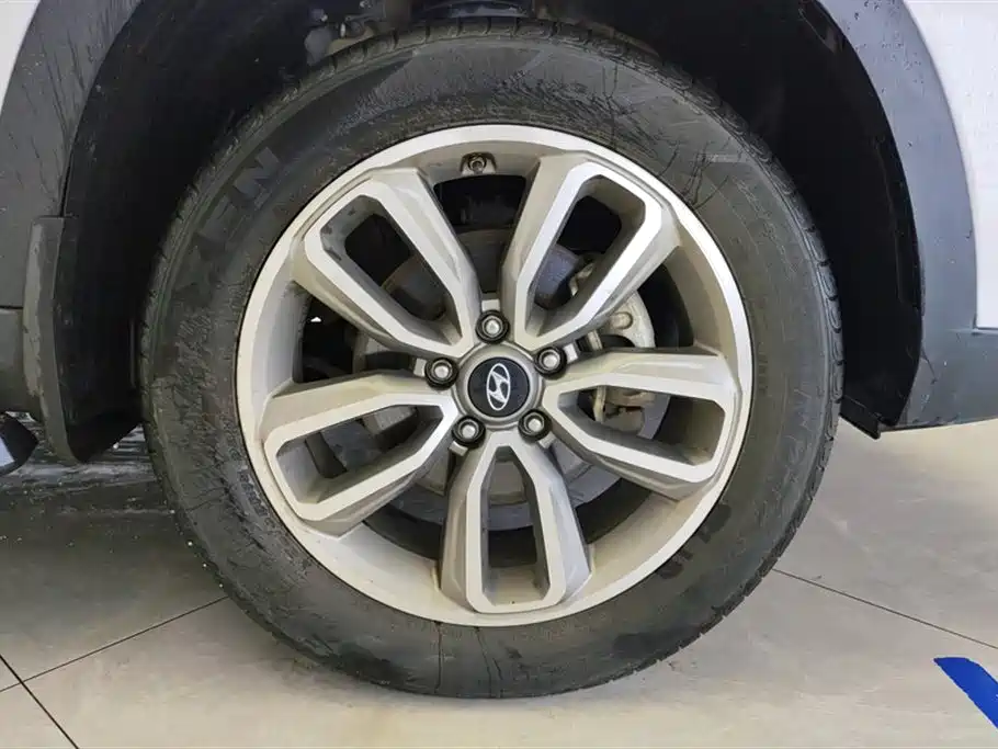 Hyundai Beijing Hyundai ix35 2018 2.0L Automatic 2WD Zhiyong·Enjoyment Edition фото 6