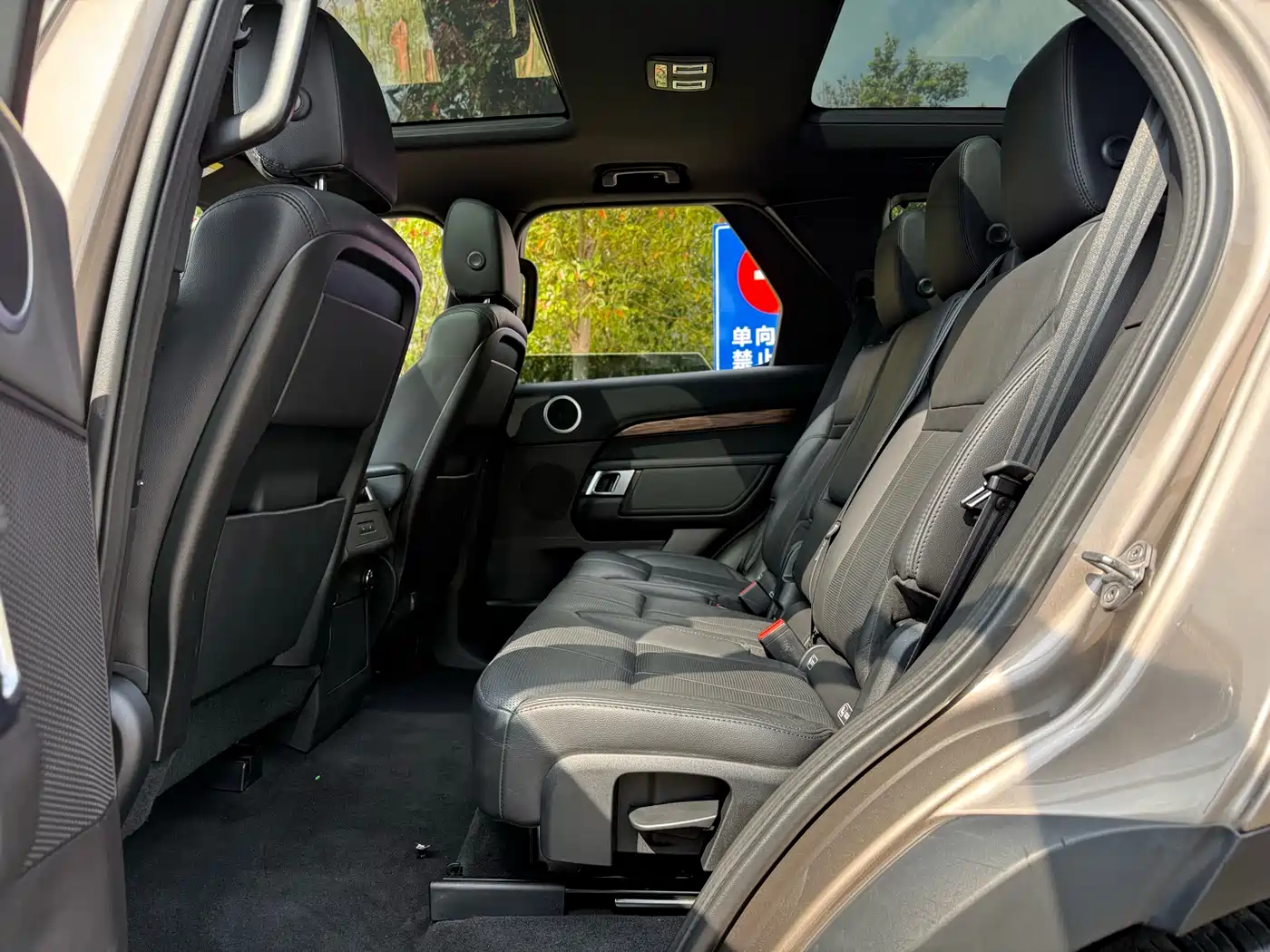 Land Rover Discovery 2017 3.0 SC V6 HSE фото 14