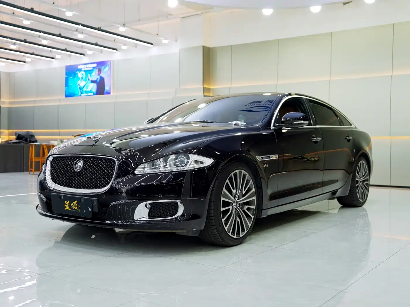 Jaguar XJ 2013 XJL 5.0 SC Ultimate Genesis Edition 5-seater фото 2