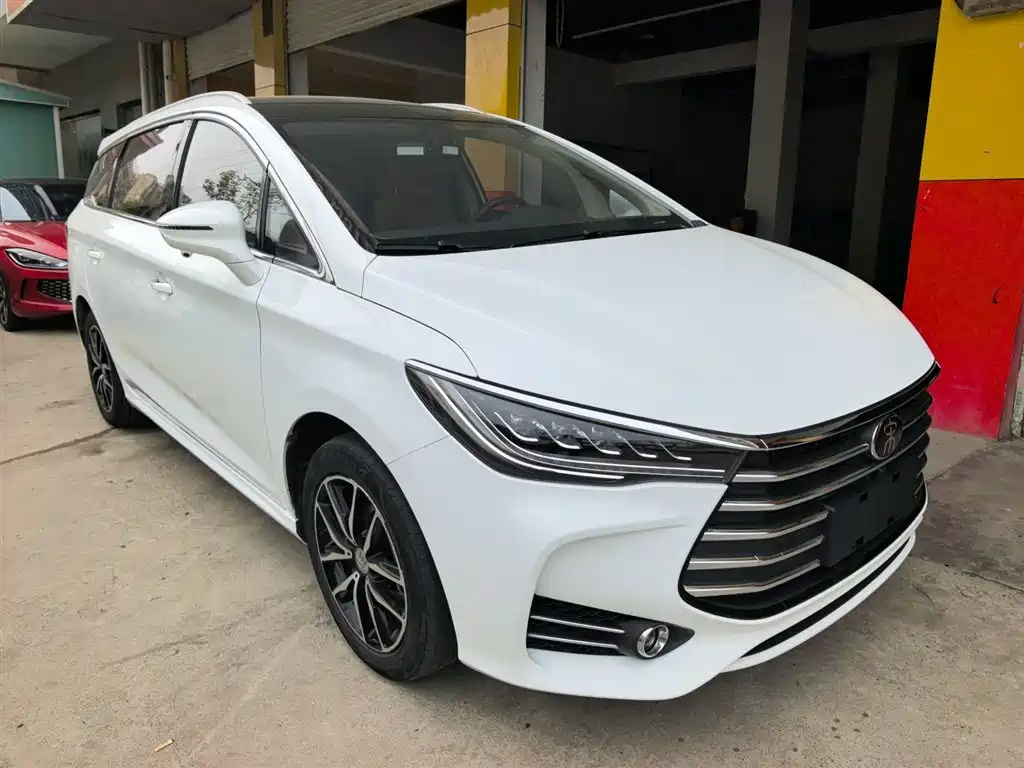 BYD Song MAX 2018 1.5T Automatic Smart Connected Premium 6-Seater фото 4