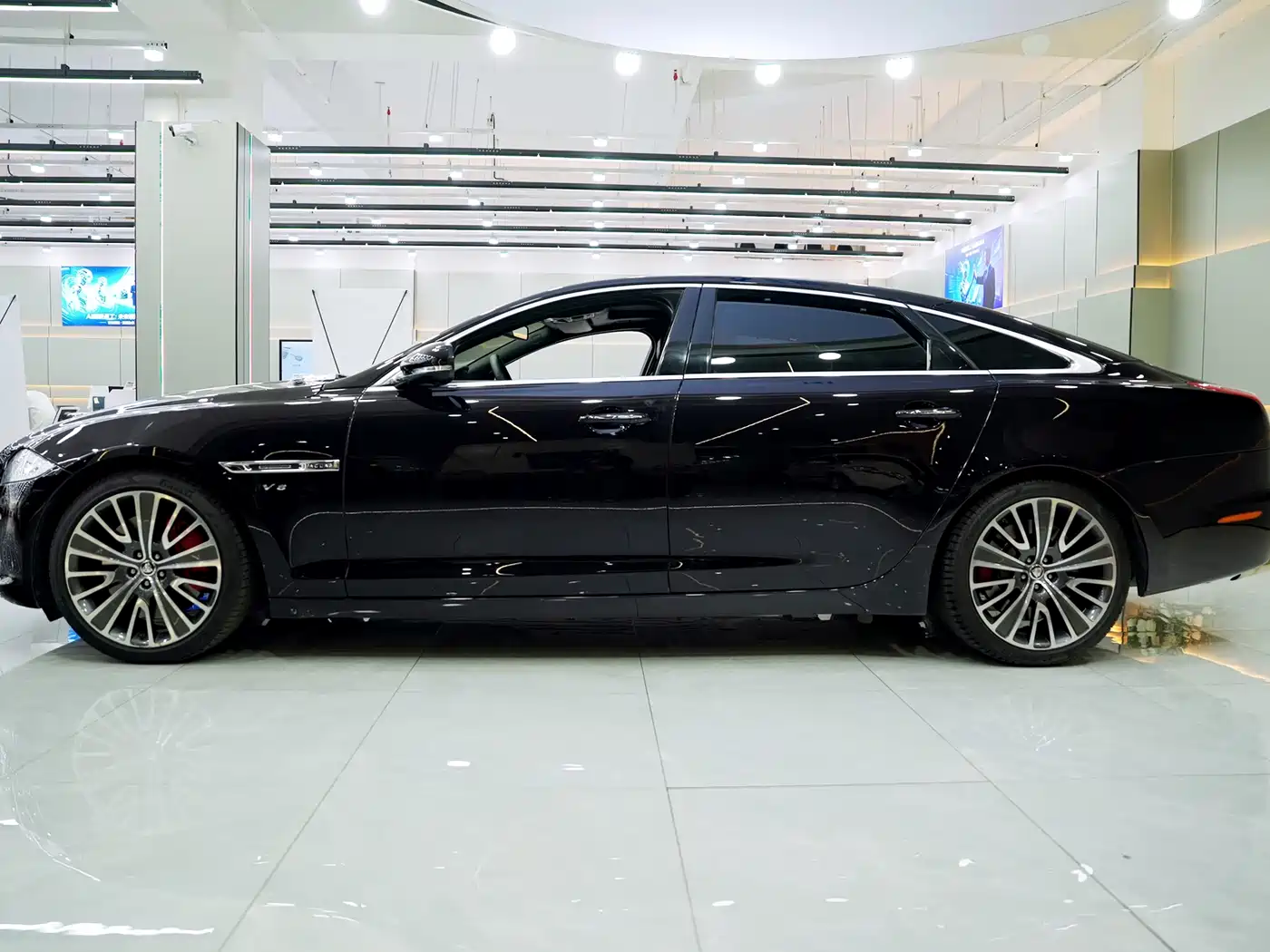 Jaguar XJ 2013 XJL 5.0 SC Ultimate Genesis Edition 5-seater фото 4