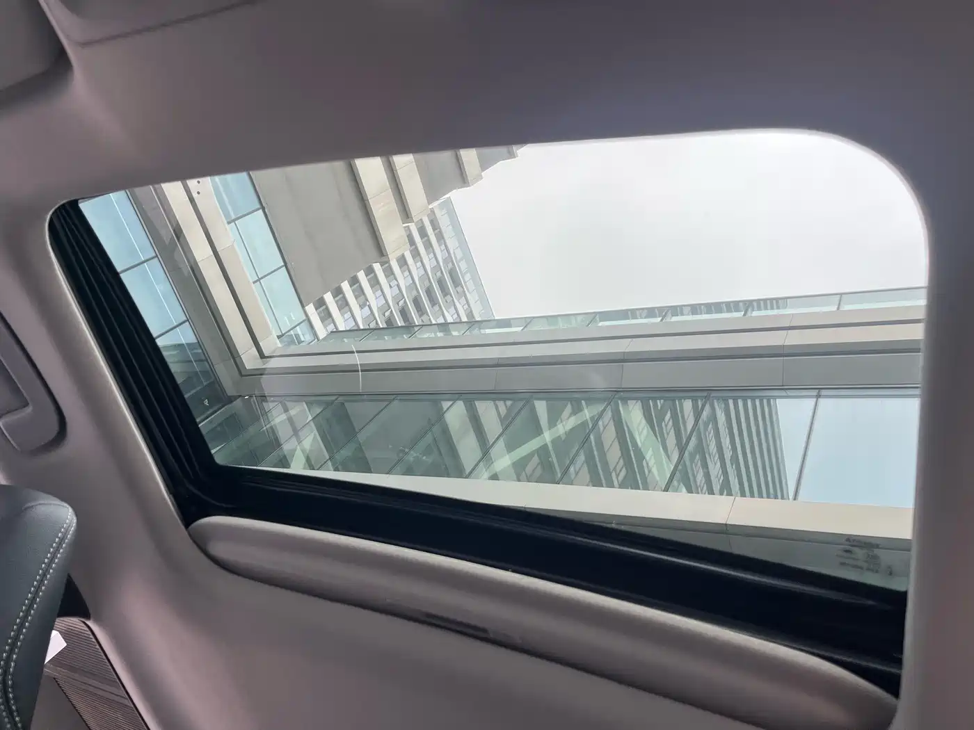 Toyota Frontlander 2023 2.0L CVT Luxury Edition фото 40