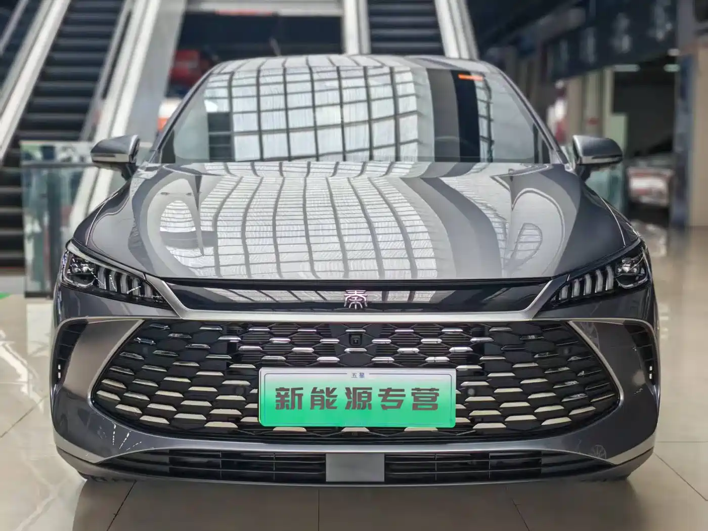 BYD Qin PLUS 2025 DM-i Smart Drive Edition 120KM Surpassing Type