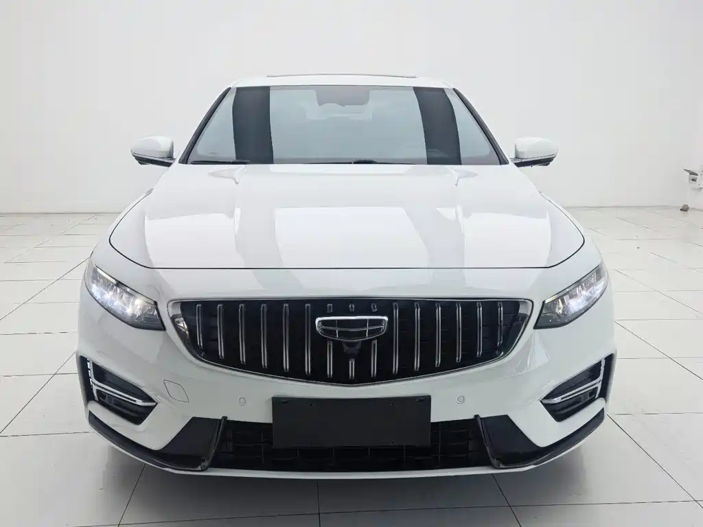 Фото 2 - Geely Preface