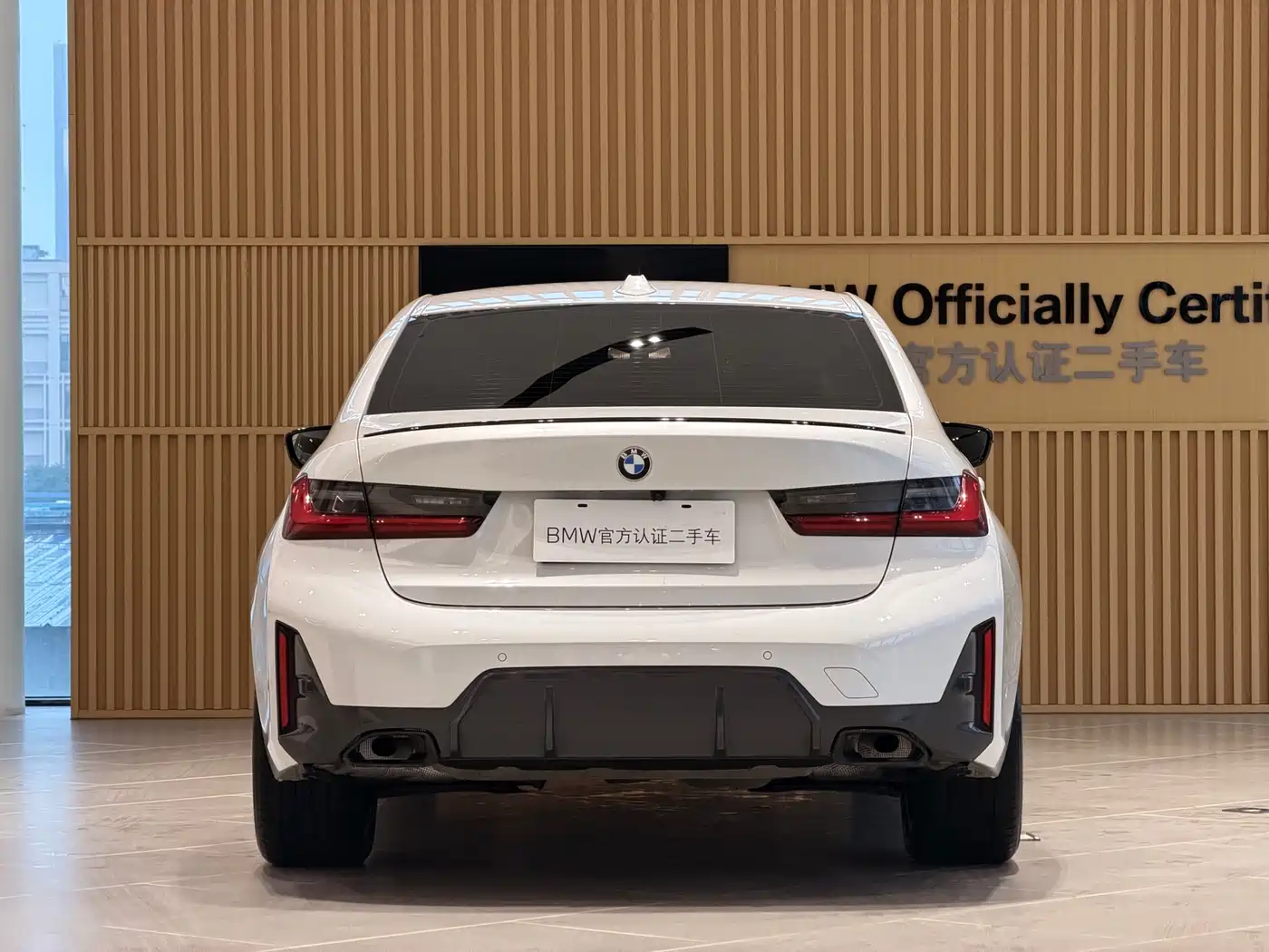 BMW 3 Series 2023 325Li M Sport Black Night Package фото 23