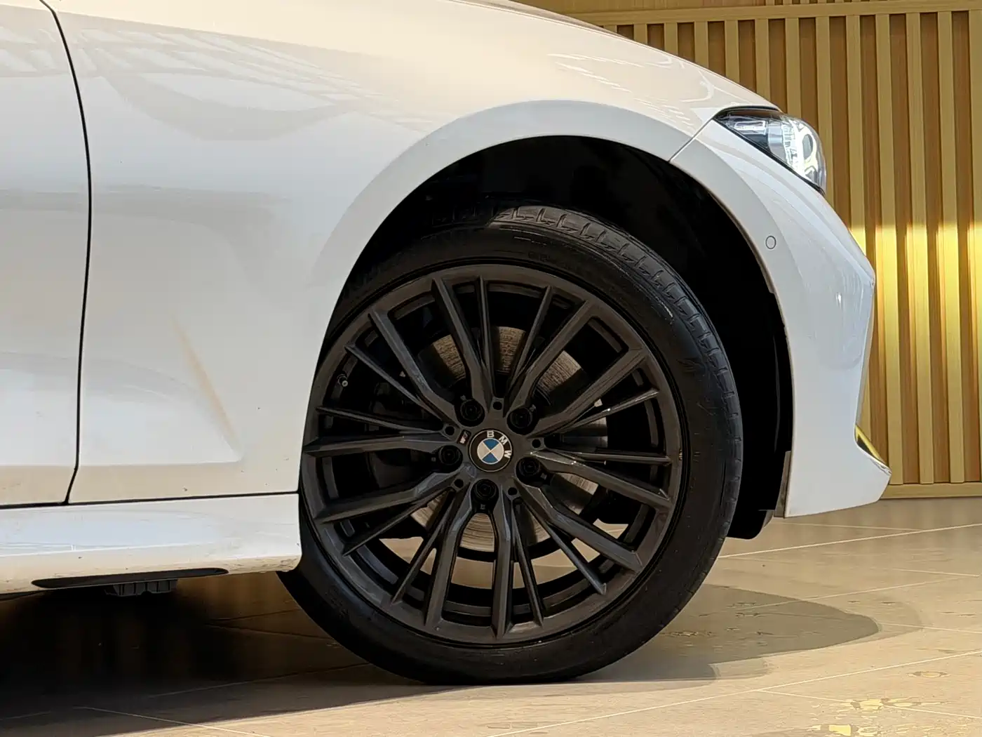 BMW 3 Series 2023 325Li M Sport Black Night Package фото 22