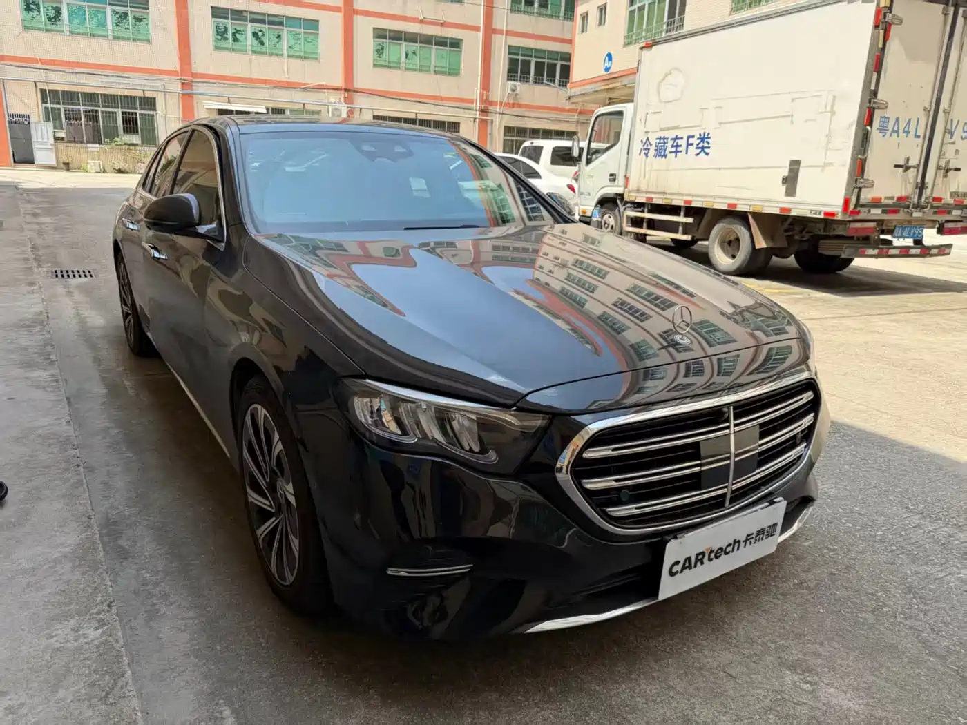 Mercedes-Benz E-Class 2024 Model E 300 L Luxury фото 2