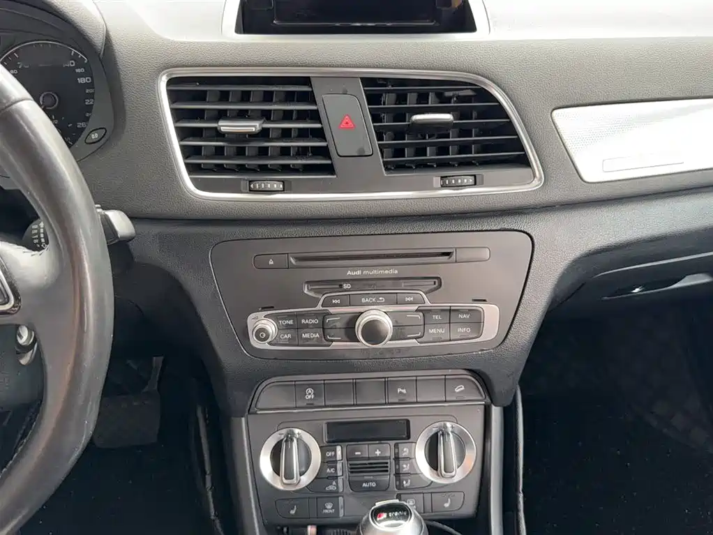 Audi Q3 2013 35 TFSI quattro Technology фото 5